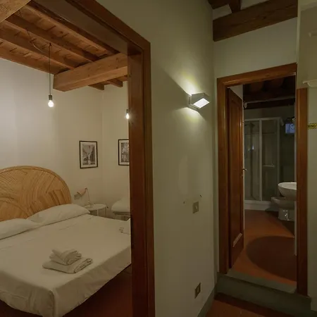 Traditional Florentine 1br Close To Piazza Santa Croce Apartment