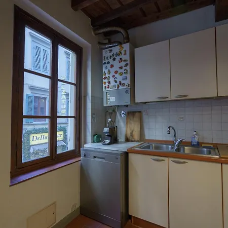 Traditional Florentine 1br Close To Piazza Santa Croce Апартаменты